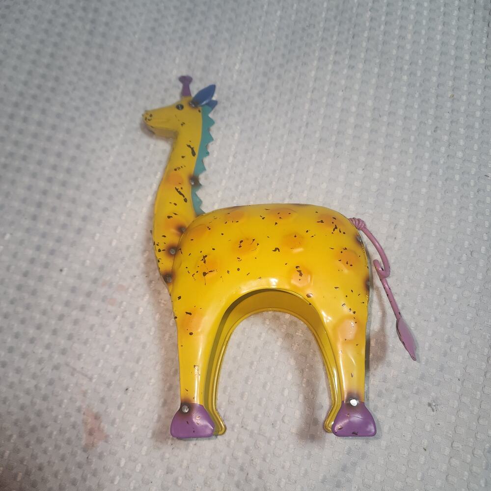 VINTAGE TIN METAL 12" GIRAFFE DECOR